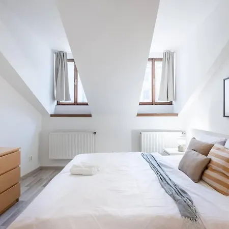 Elegant 4-guest Retreat Near Old Town Apartment Prague