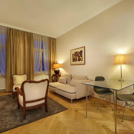 Aparthotel Hunger 4*