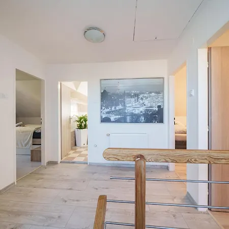 בית נופש Stary Chodov By Interhome פראג