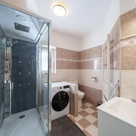 Stary Chodov By Interhome בית נופש *