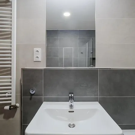 Blueground 7 Furnished Close To Offices Prg-27 Daire Prag