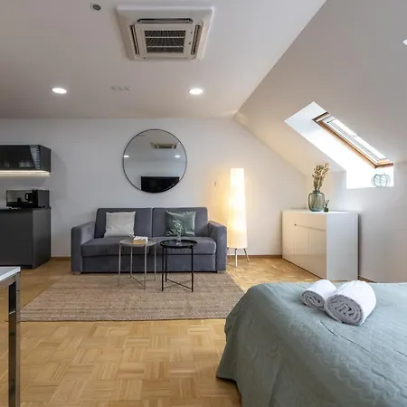 Kip Old Town Modern With Free Parking & Ac Apartamento *