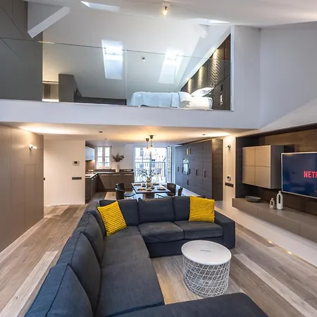 Wishlist Residences - Old Town Square * Prag