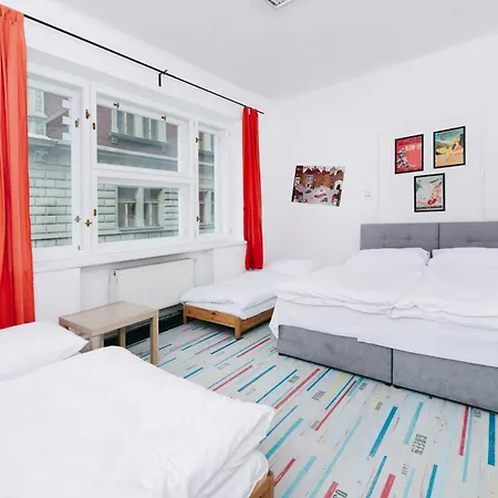 Benedikt Center Hostel *