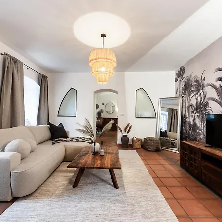 Apartment Luxury Retreat By Charles Bridge *