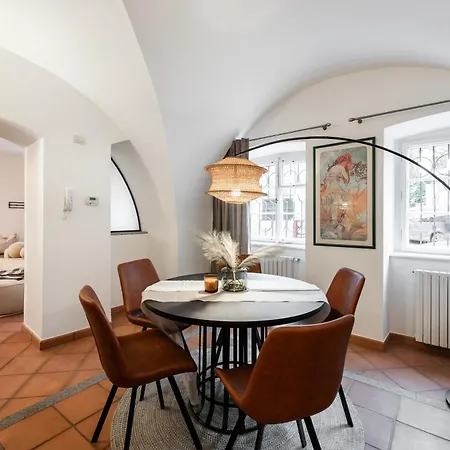 Luxury Retreat By Charles Bridge Apartment Prague