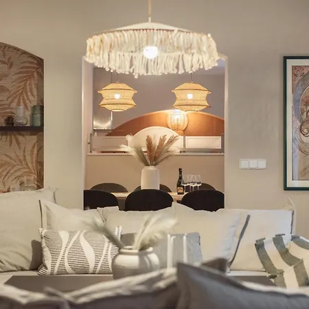 Luxury Retreat By Charles Bridge Apartment *