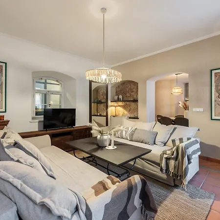 Luxury Retreat By Charles Bridge Apartment *