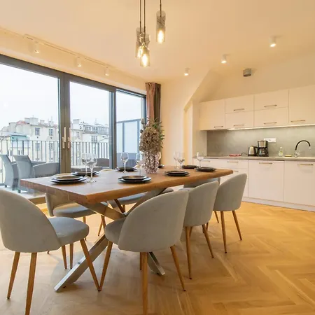 Churchill Heritage Apartment