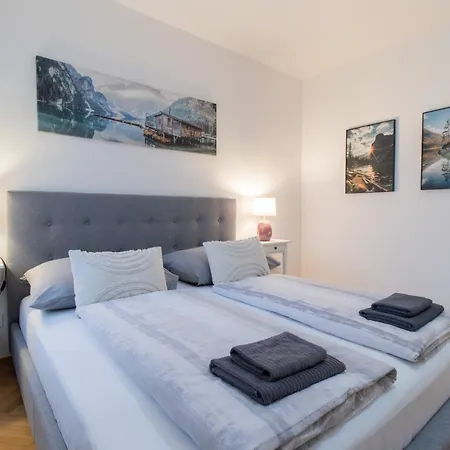Churchill Heritage Apartment *