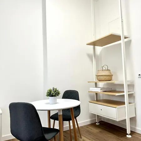 Cozy One-room In Heart Of * פראג
