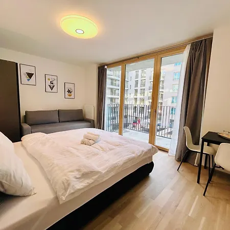 Nest Center * Praga