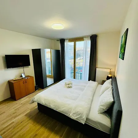 Nest Center * Praga