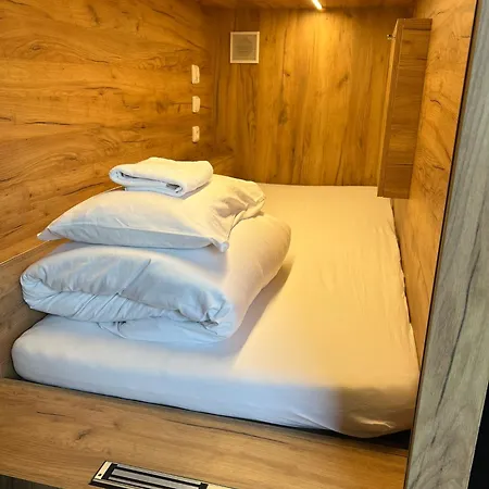 Hostel Like A