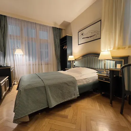 Hotell Elysee 4*