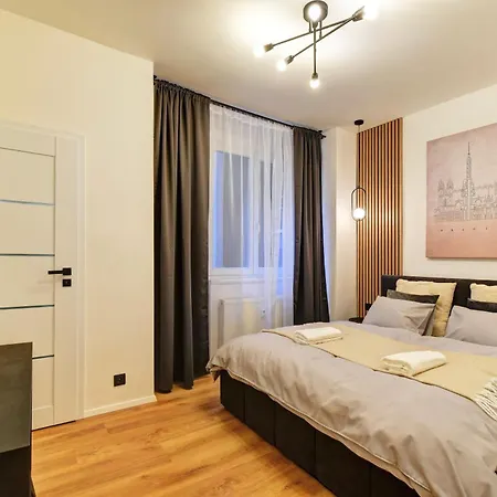 Long Street Deluxe Apartment