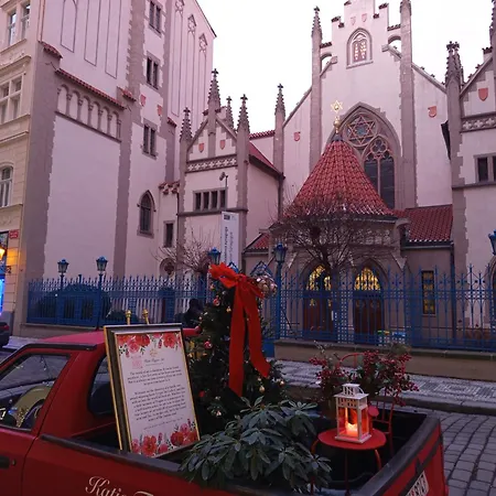 Romantic * Prague