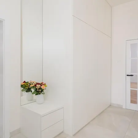 Stylish Gem By Charles Bridge With A Stunning View Lägenhet