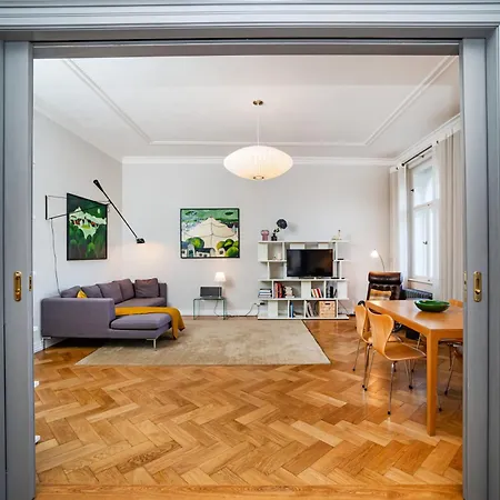 Amazing One-bedroom Apartment *