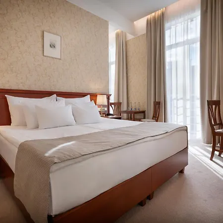 Rott Hotel 4*