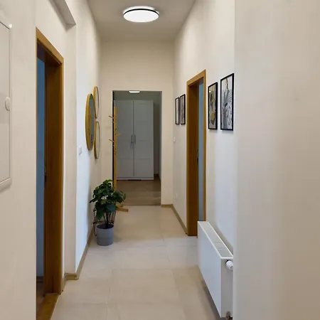 100m2 Wenceslas Comfort, 3bdr With Netflix