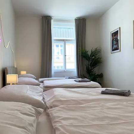100m2 Wenceslas Comfort, 3bdr With Netflix Apartment *