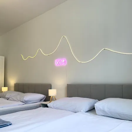 100m2 Wenceslas Comfort, 3bdr With Netflix Apartment