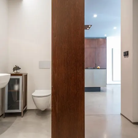 The Grand Krocinova Loft - Golden Bond Retreat 프라하