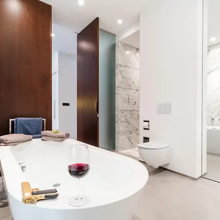 The Grand Krocinova Loft - Golden Bond Retreat 아파트 프라하