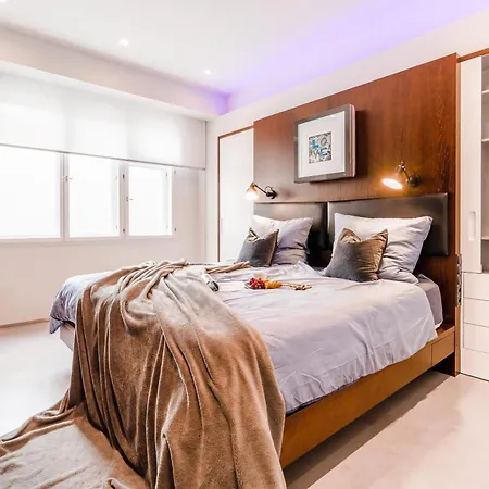 아파트 The Grand Krocinova Loft - Golden Bond Retreat