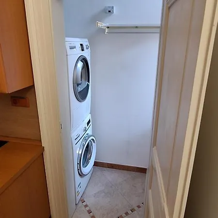 Apartment Center Thomas No1 *