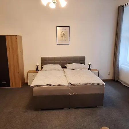 Apartment Center Thomas No1 *