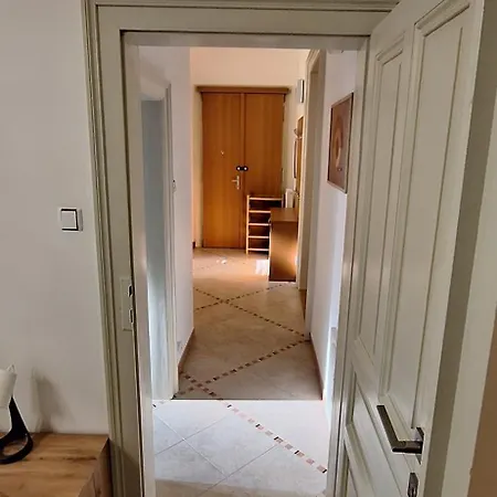 Apartment Center Thomas No1 *