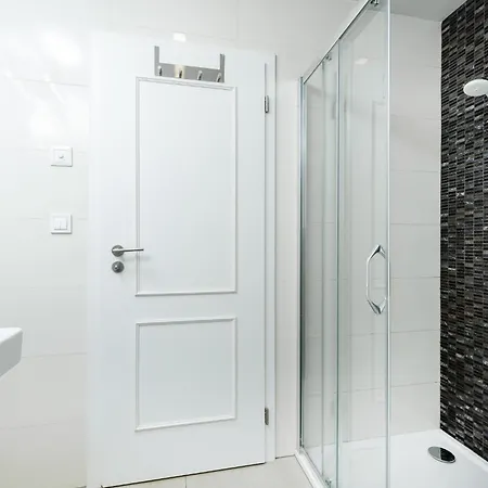 Apartamento Sunny One Bedroom By Rentero