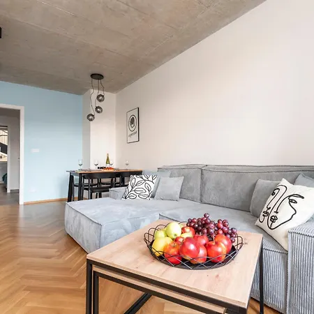 Visit Oomph Prague