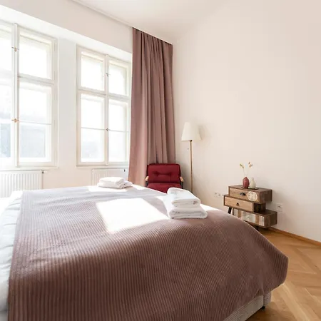 Visit Oomph Prague