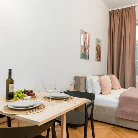 Apartment Visit Oomph *