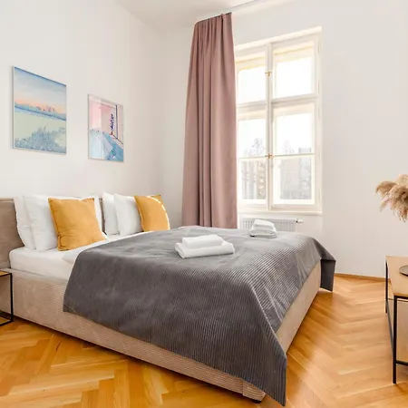 Visit Oomph Prague