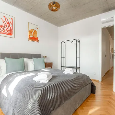 Apartment Visit Oomph Prague