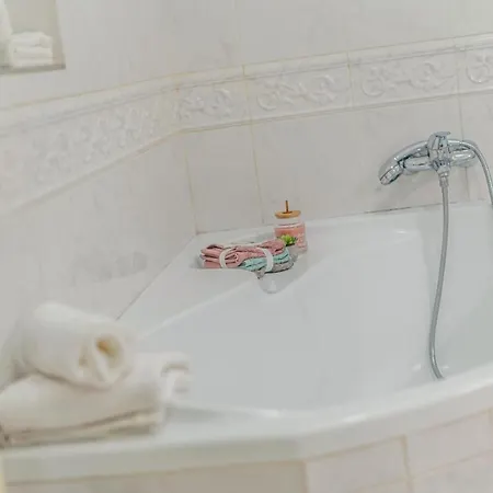 Luxury Karmelitska 2b