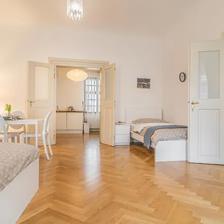 Apartment Luxury Karmelitska 2b Prague
