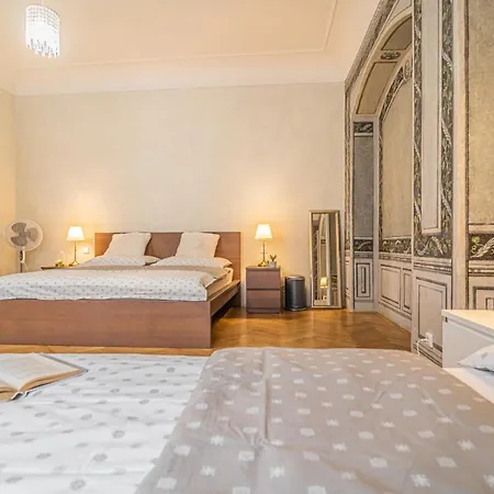 Luxury Karmelitska 2b Apartment
