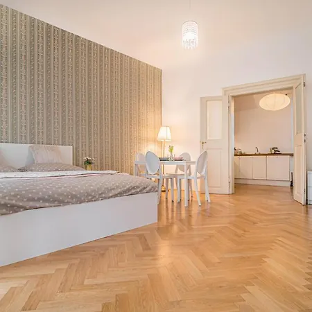 Luxury Karmelitska 2b Apartment Prague