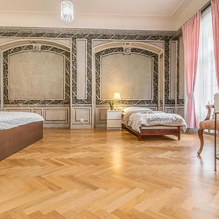 Luxury Karmelitska 2b