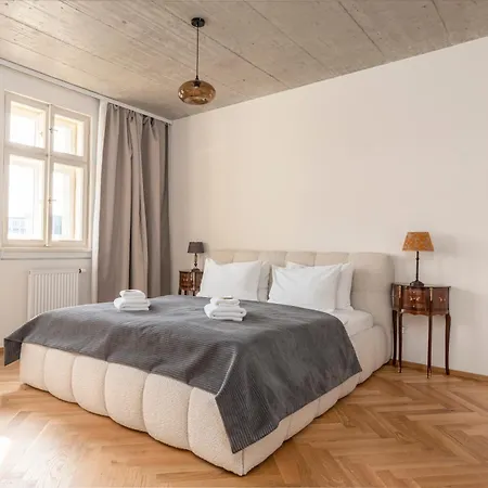 Visit Oomph * Prague