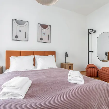 Visit Oomph Apartment