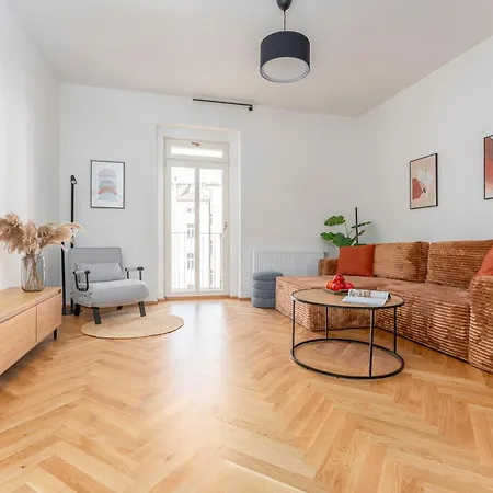 Visit Oomph * Prague