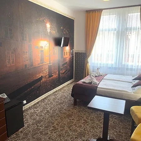 Liliova Old Town Hotell 4*