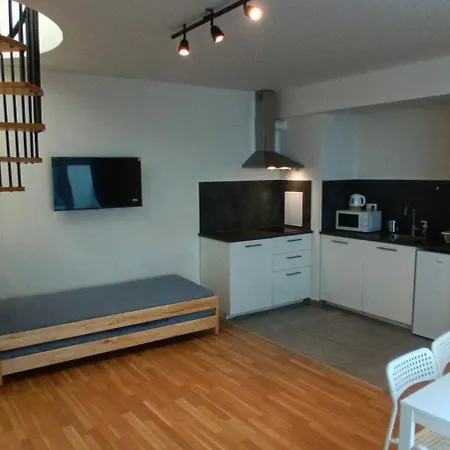 Brand New Two #25 In Elite Close To Center Apartment