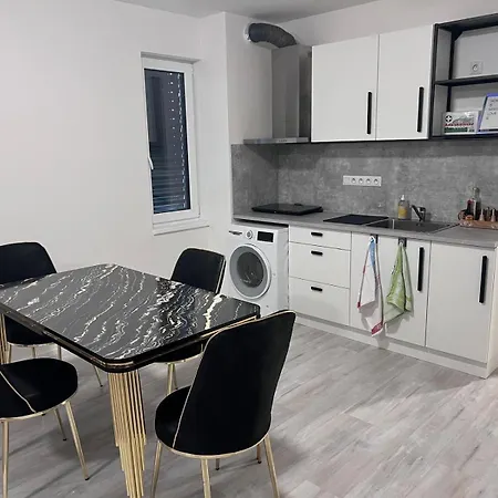 Modern Close To Tram And Airport, Free Parking 公寓